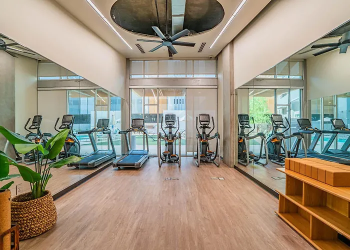 Posh 2bd - Dt - Gym, Pool, Parking -sleep 8 Phoenix